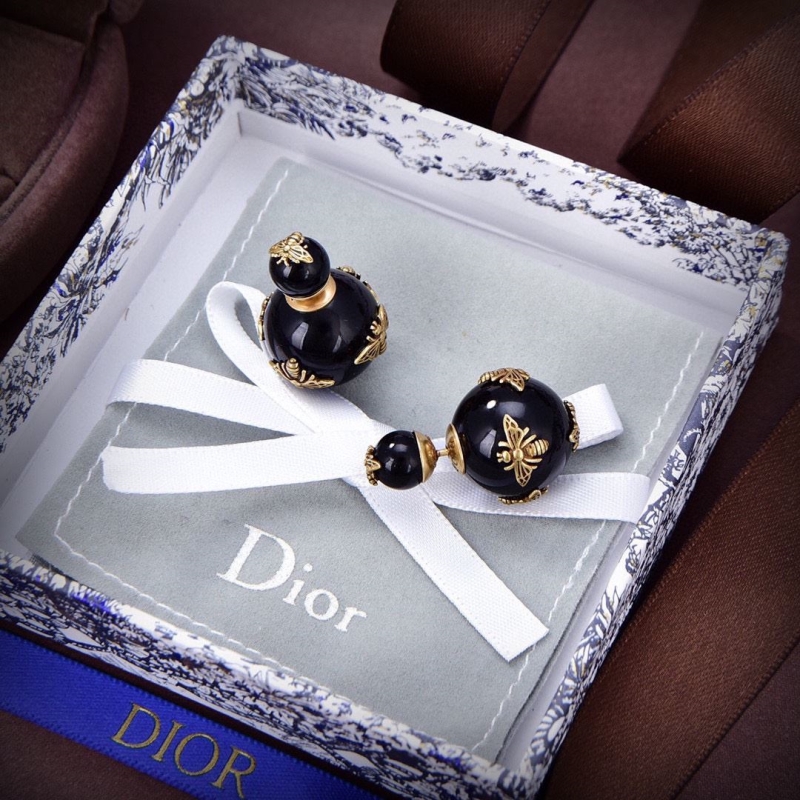 chr1st1an D10r earrings